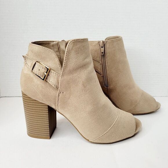 APT 9 Clock Tan Women's Peep Toe Ankle Booties Faux Suede Zipper Size 7 Med EUC - Picture 1 of 12